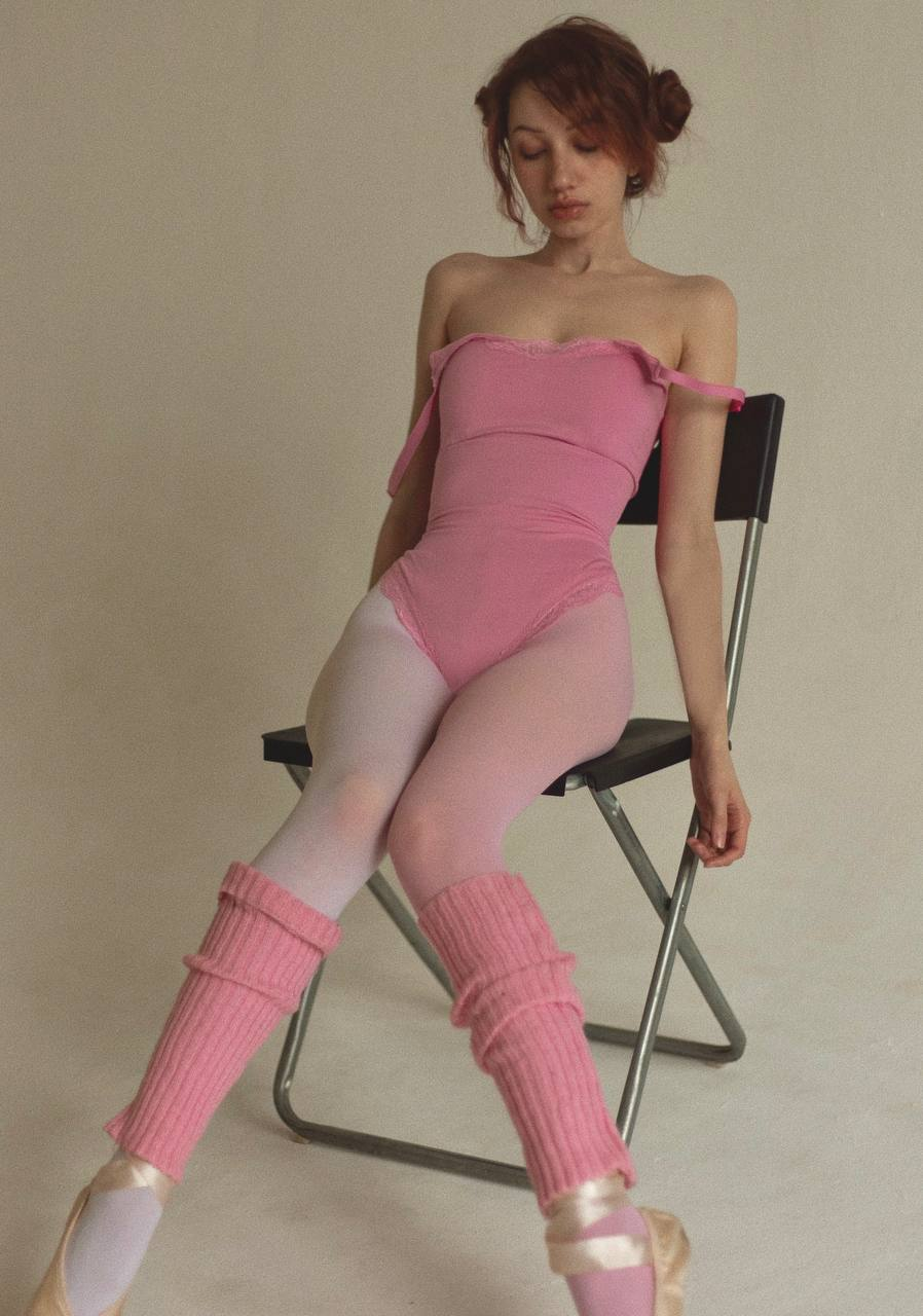 898x1280
