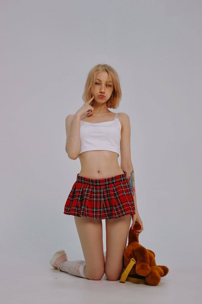 853x1280