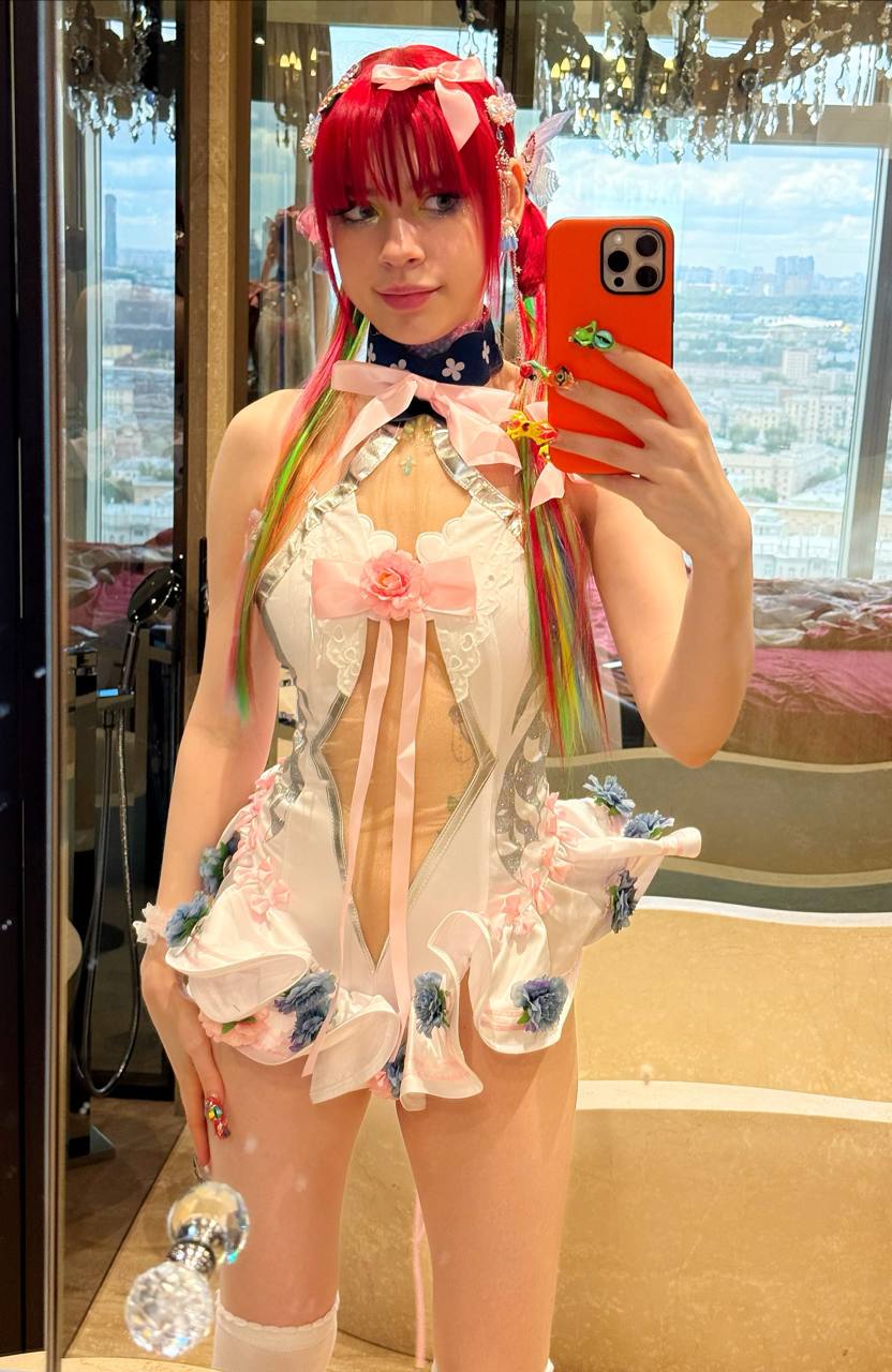 832x1280