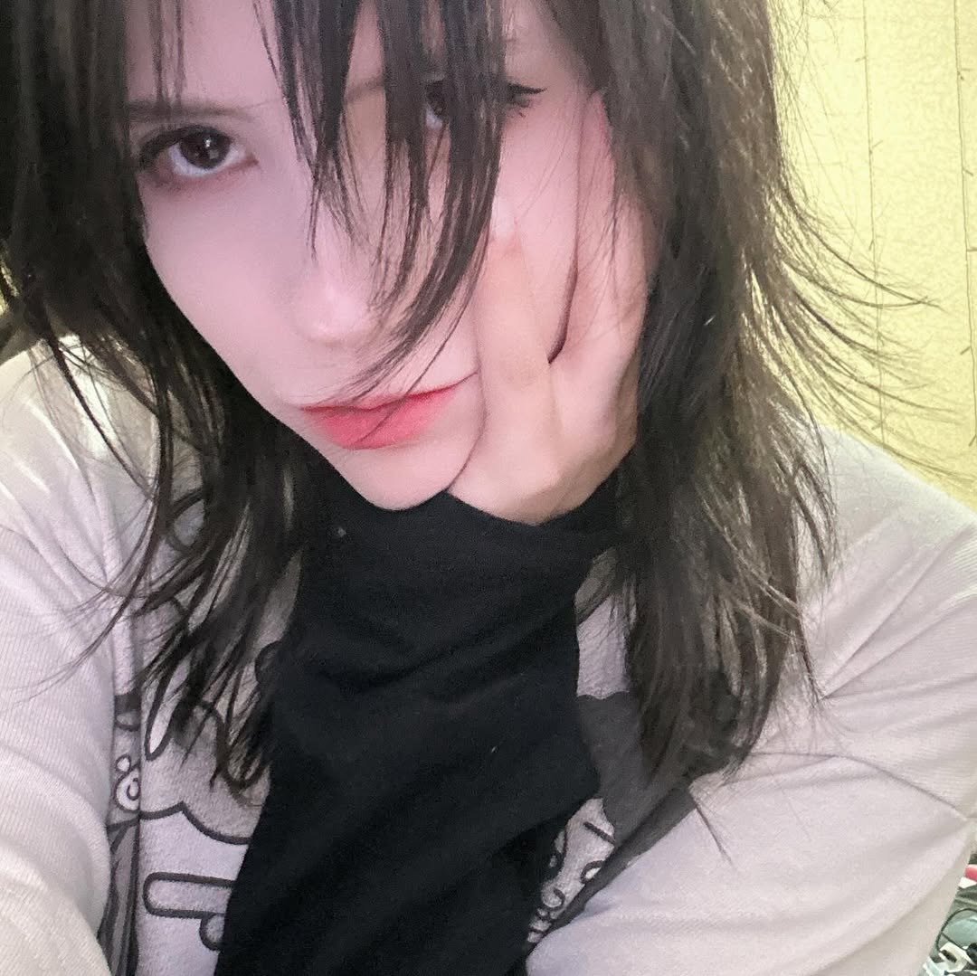 1080x1079