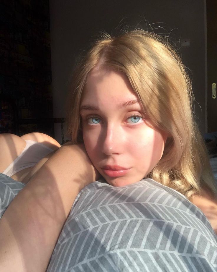 736x920