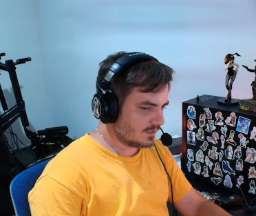 372x313