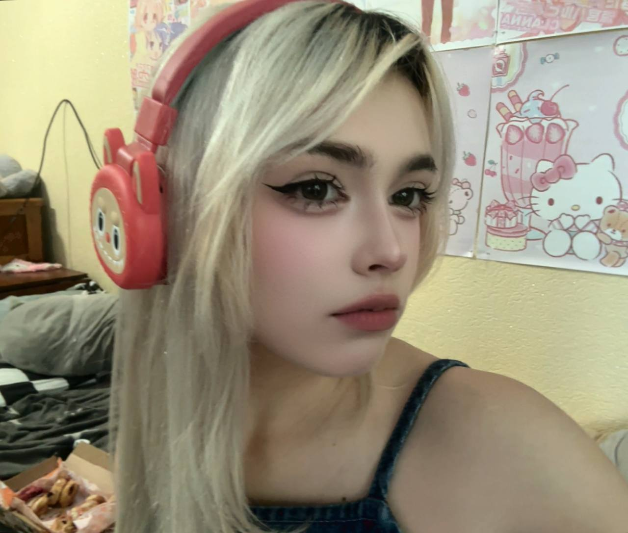 1280x1087